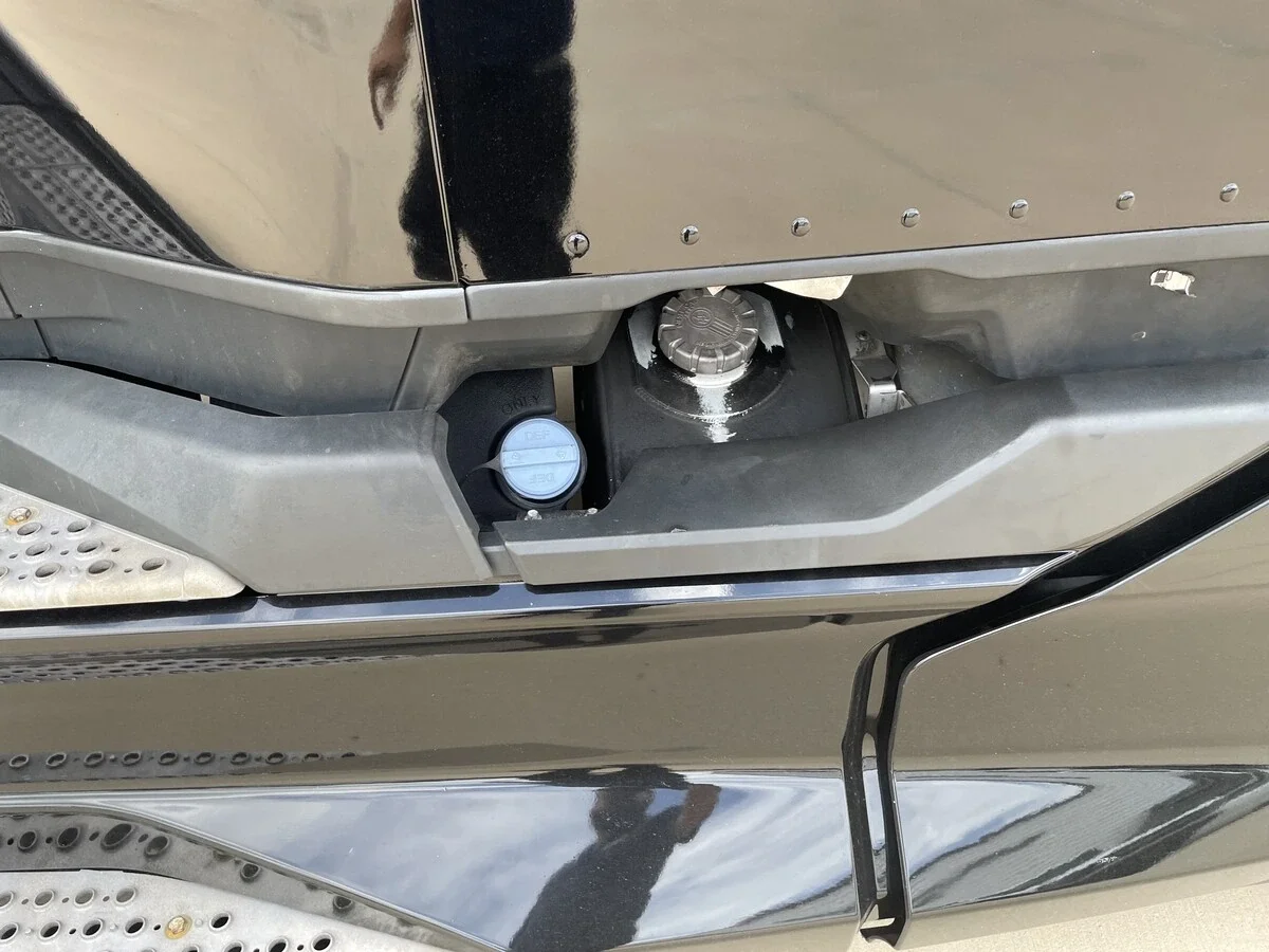 2023 Kenworth T680 — photo 18