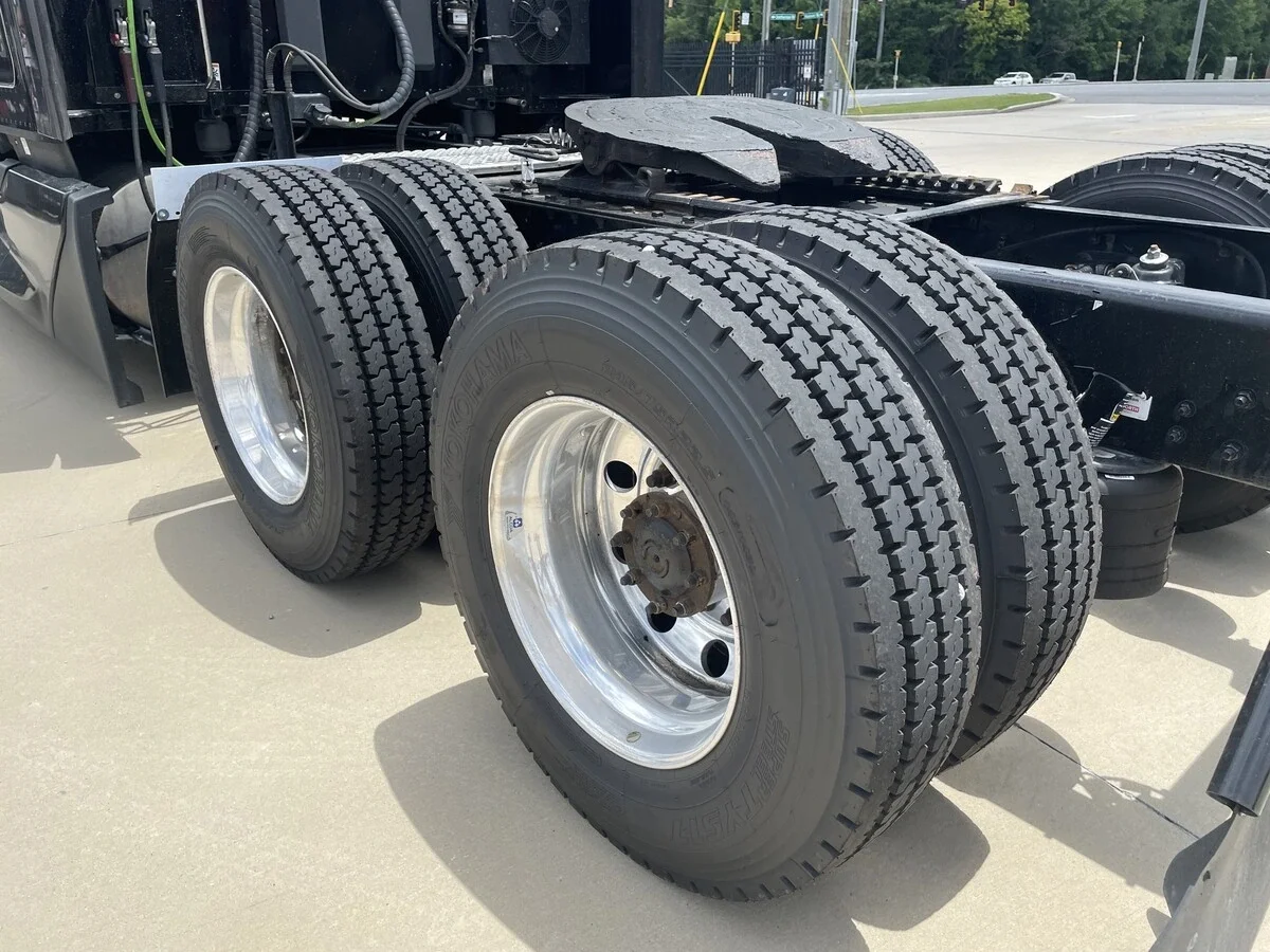 2023 Kenworth T680 — photo 13