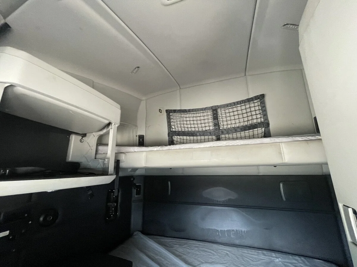 2023 Kenworth T680 — photo 29