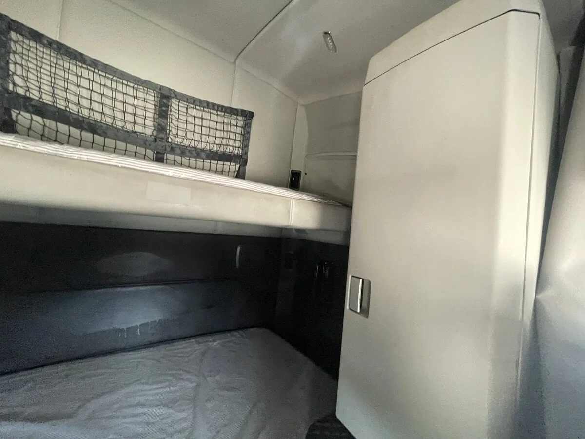 2023 Kenworth T680 — photo 31