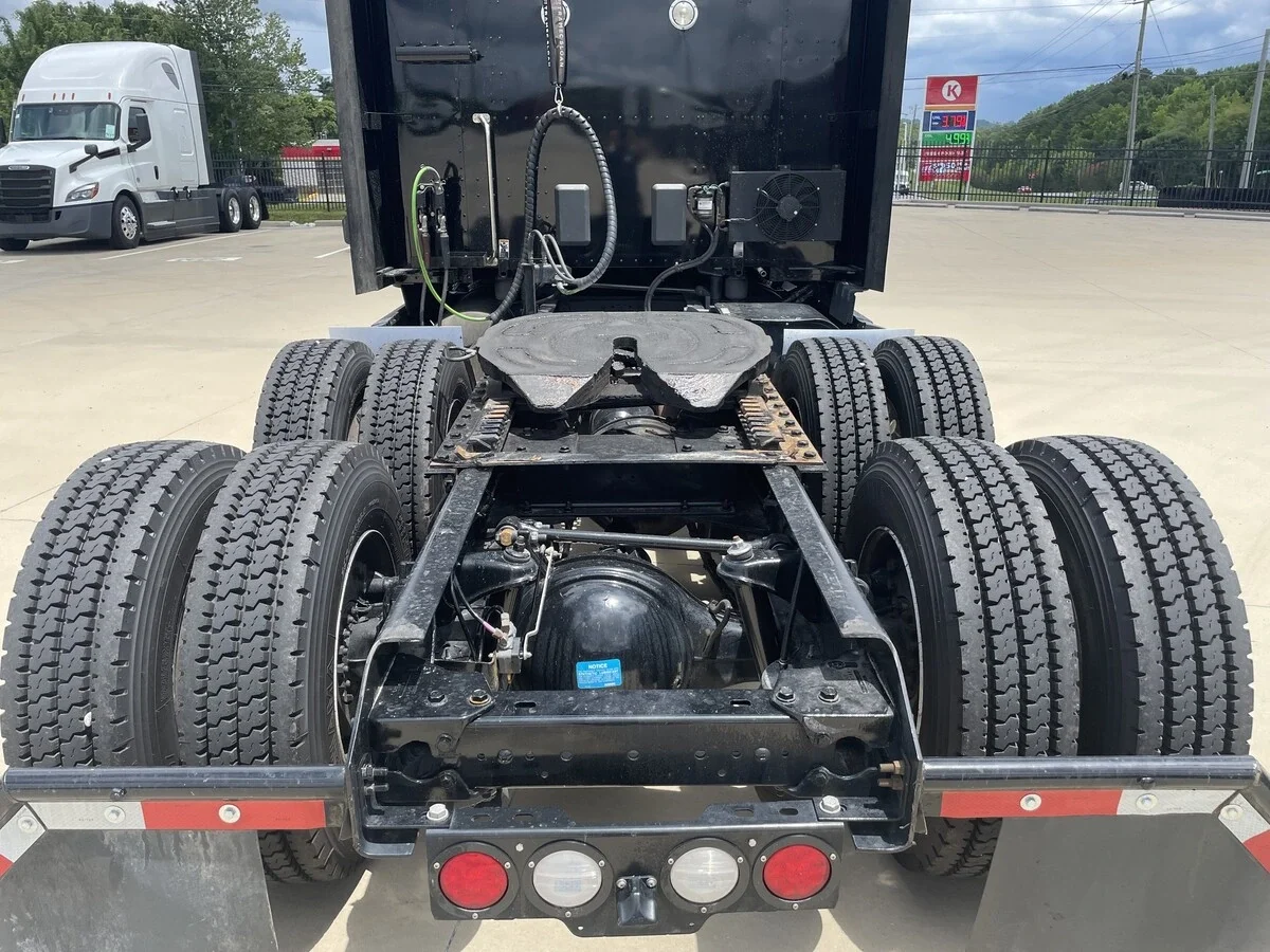 2023 Kenworth T680 — photo 12