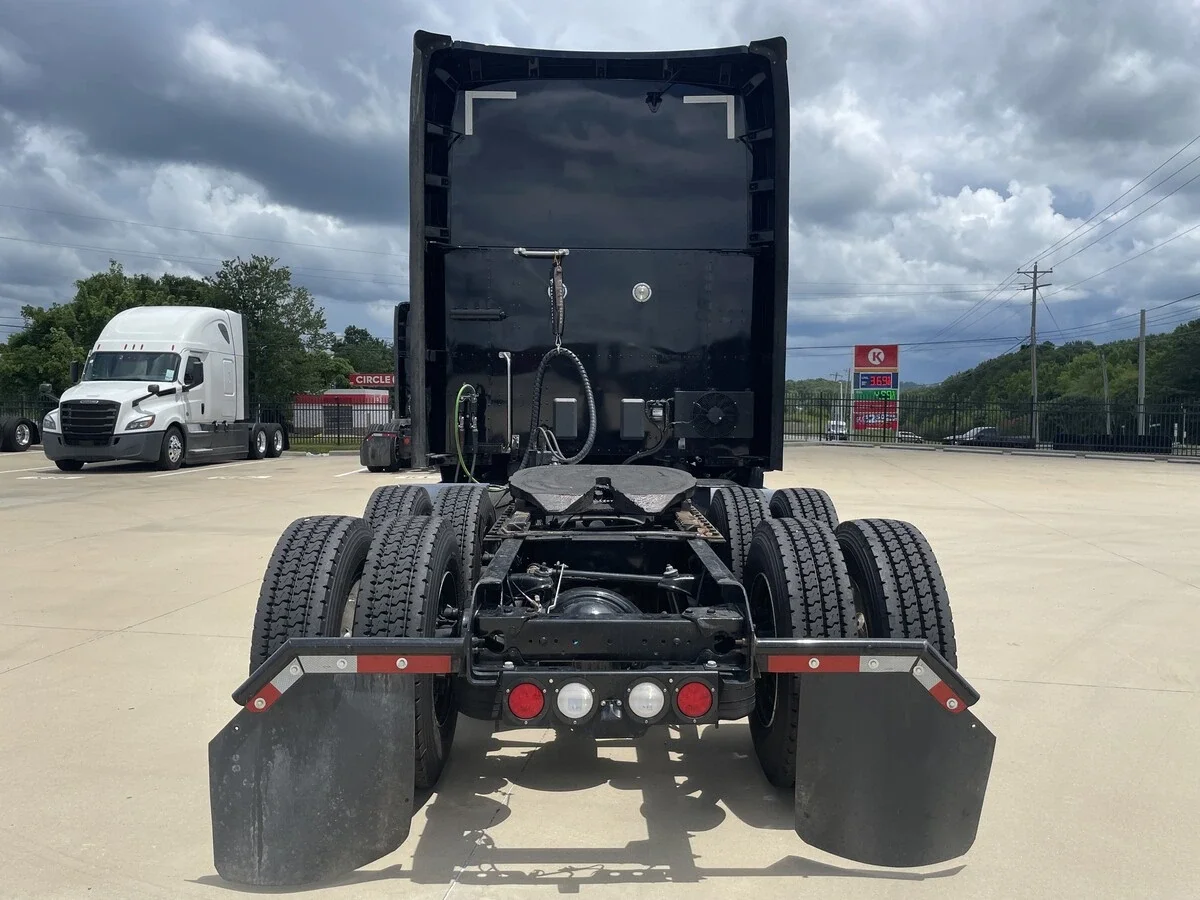 2023 Kenworth T680 — photo 11