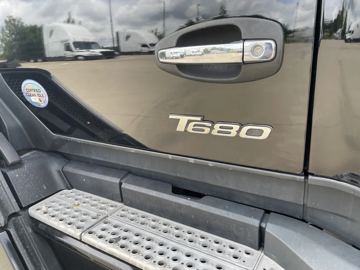 2023 Kenworth T680 — photo 19