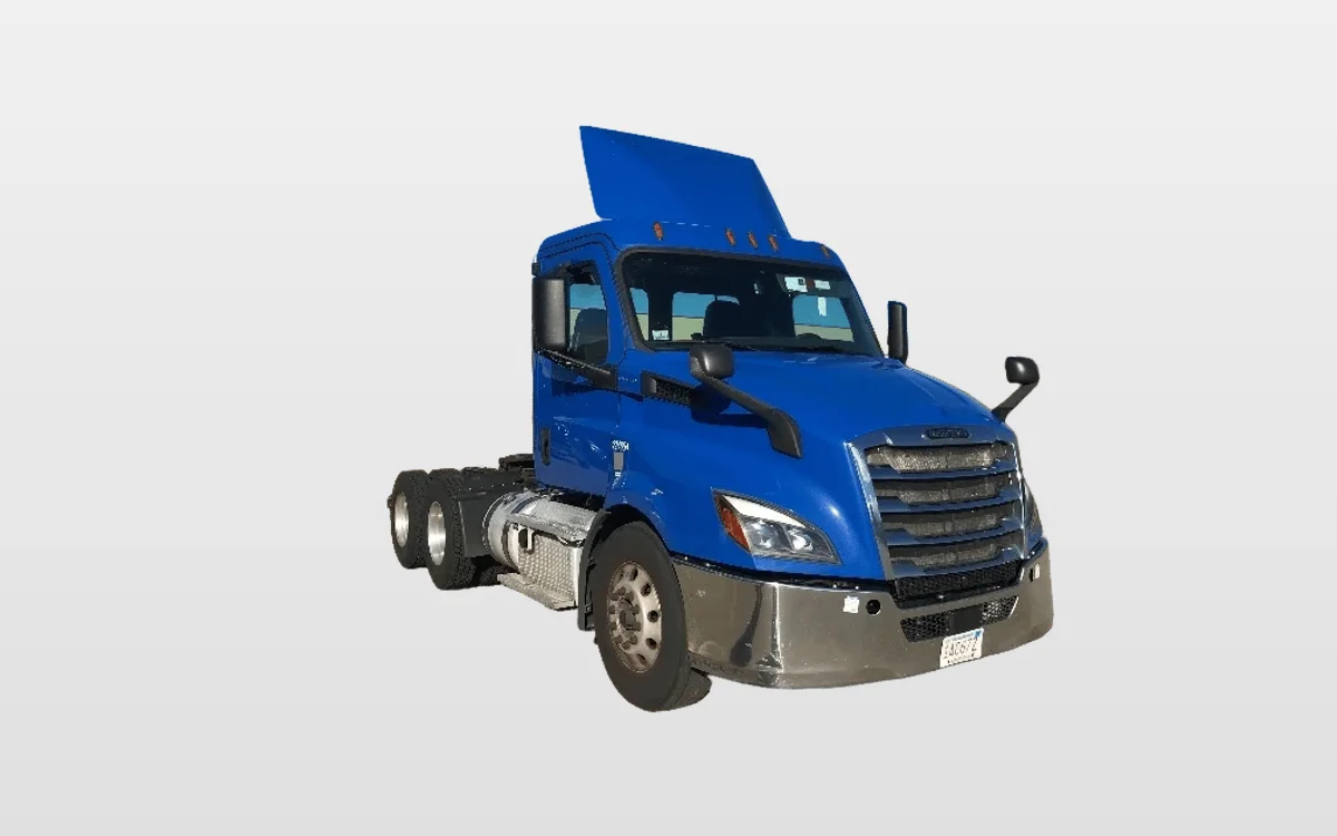 2019 Freightliner Cascadia - image 1