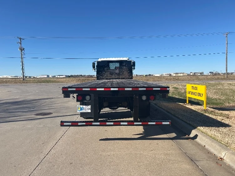 2020 Hino 268 - image 7