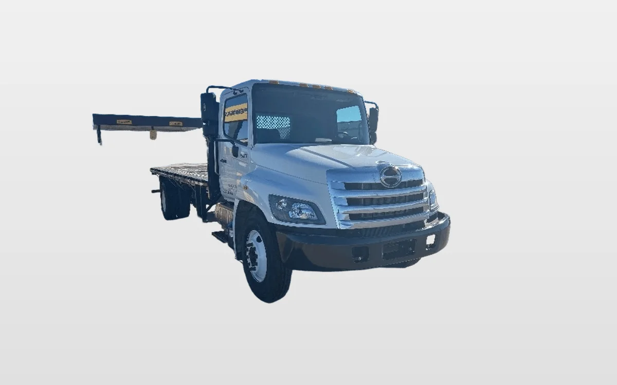 2020 Hino 268 - image 1