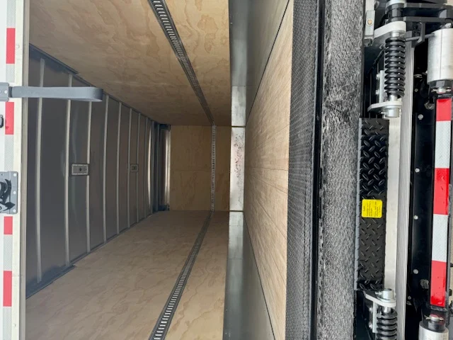 2024 Peterbilt 220EV - image 5