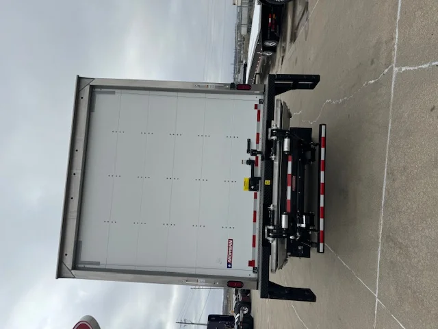 2024 Peterbilt 220EV in Council Bluffs, IA — photo 4