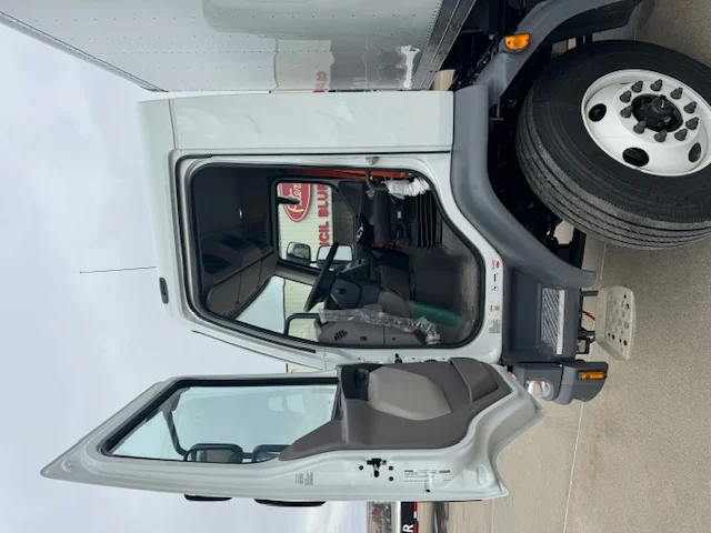 2024 Peterbilt 220EV in Council Bluffs, IA — photo 6