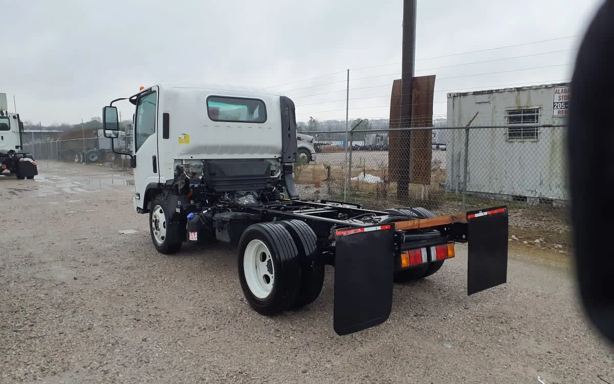 2020 Isuzu NRR in Birmingham, AL — photo 6