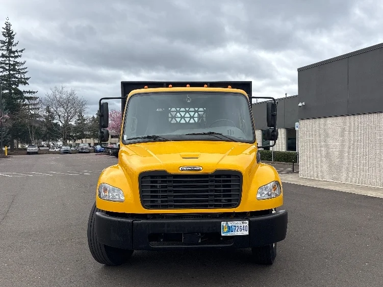 2022 Freightliner M2 106 - image 2