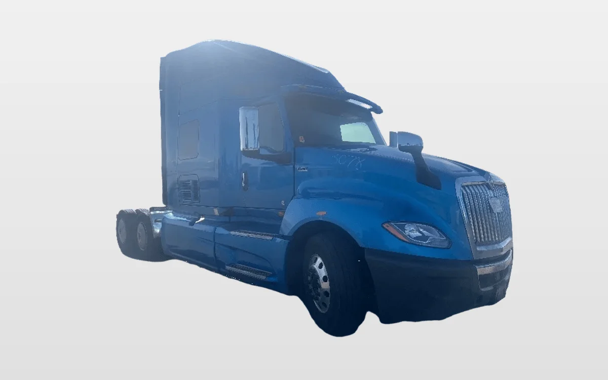 2020 International LT - image 1