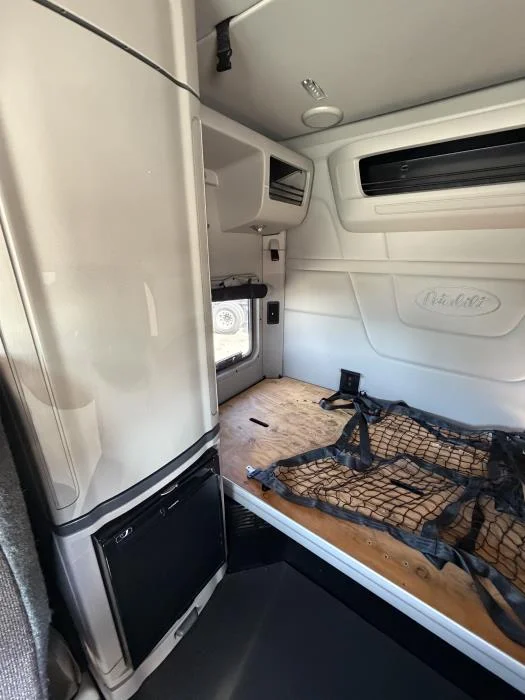 2022 Peterbilt 579 — photo 15