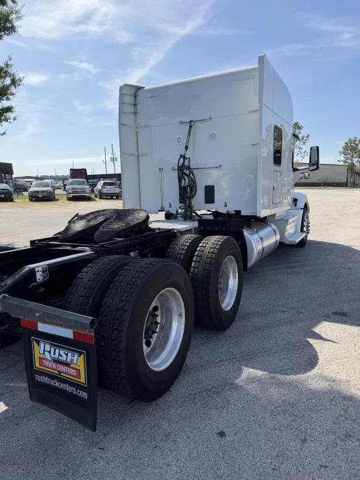 2022 Peterbilt 579 — photo 4