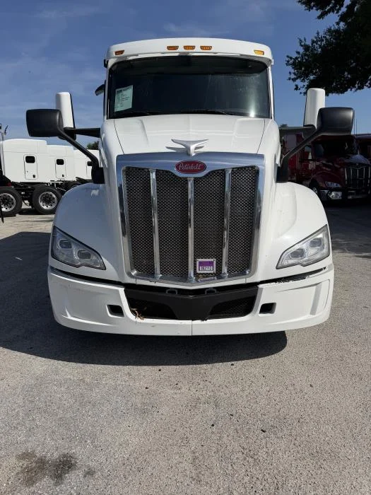 2022 Peterbilt 579 — photo 6
