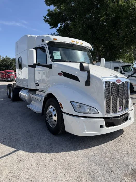 2022 Peterbilt 579 — photo 3