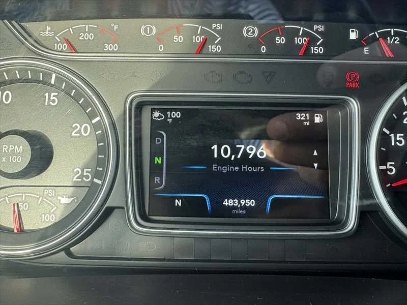 2021 International LT in Memphis, TN — photo 18