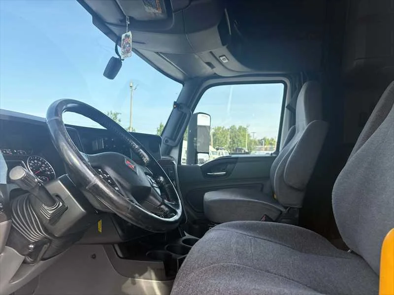 2021 International LT in Memphis, TN — photo 16
