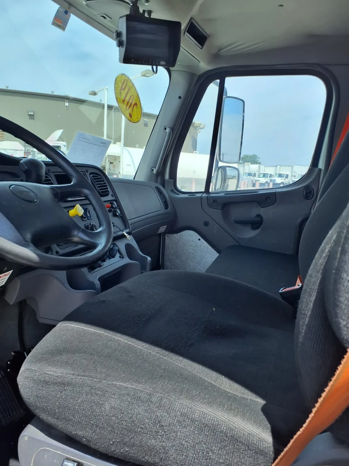 2019 Freightliner M2 106 in Fort Worth, TX — photo 7