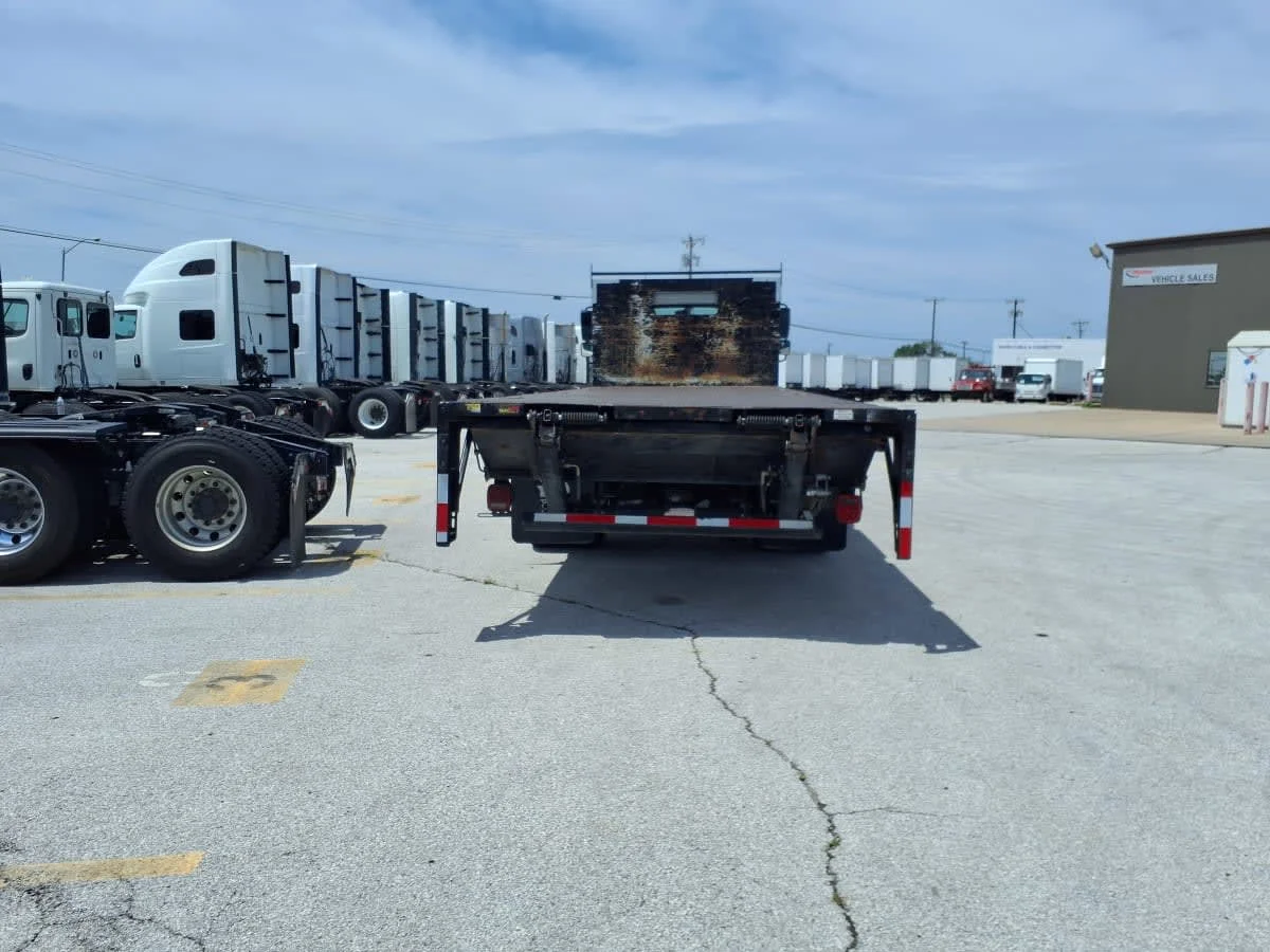 2019 Freightliner M2 106 in Fort Worth, TX — photo 5