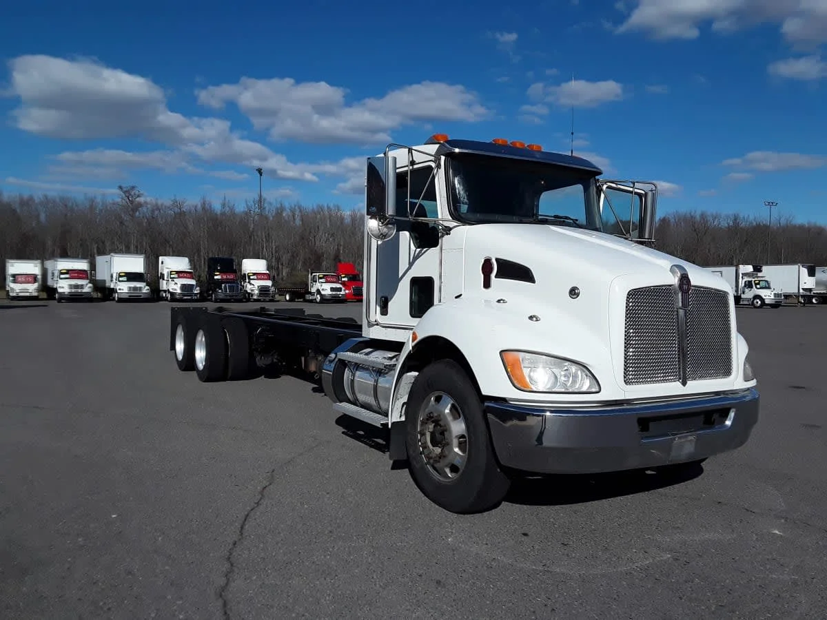 2016 Kenworth T370 - image 3