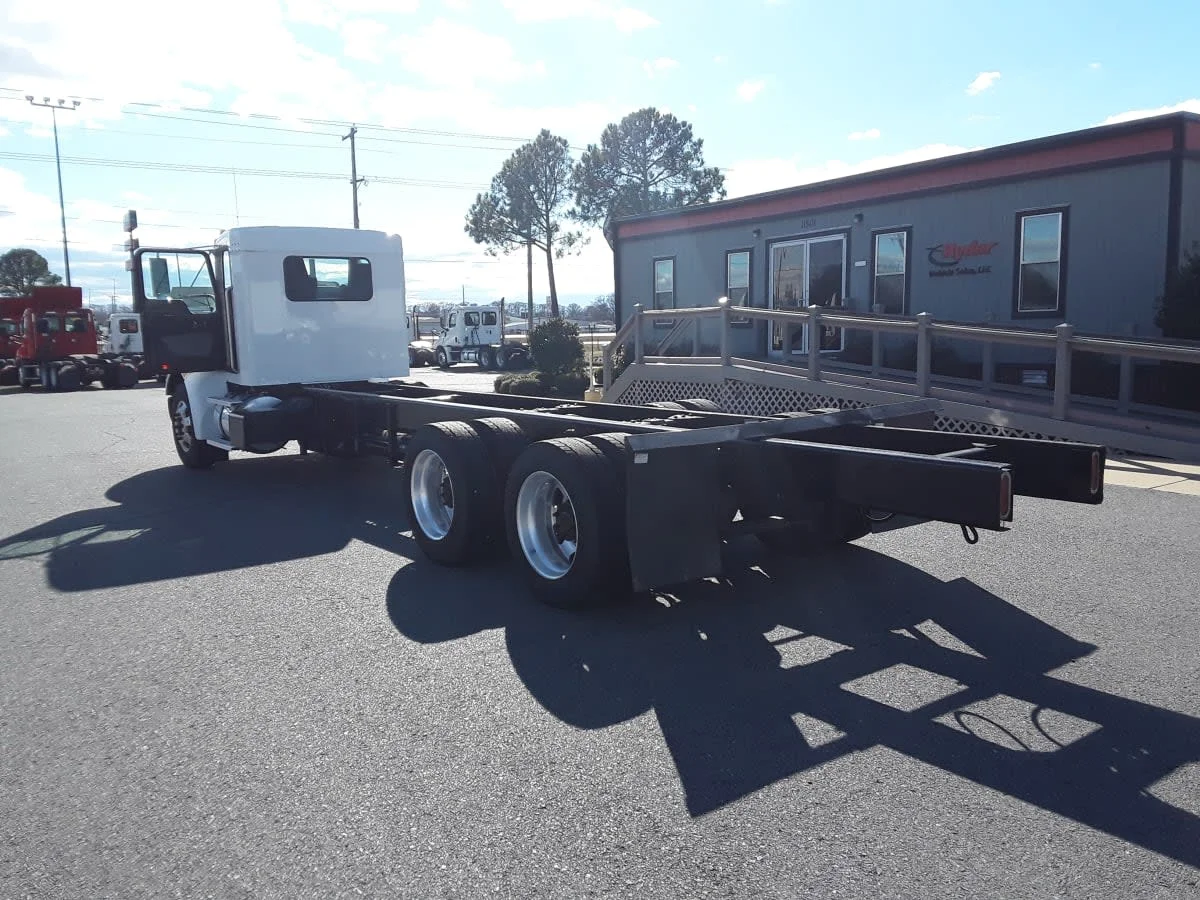 2016 Kenworth T370 - image 6