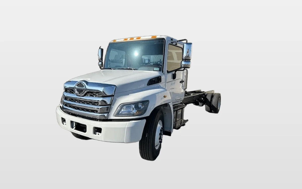 2025 Hino L7 - image 1