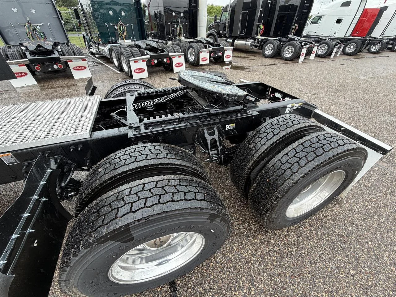 2027 Peterbilt 579 in Eau Claire, WI — photo 4