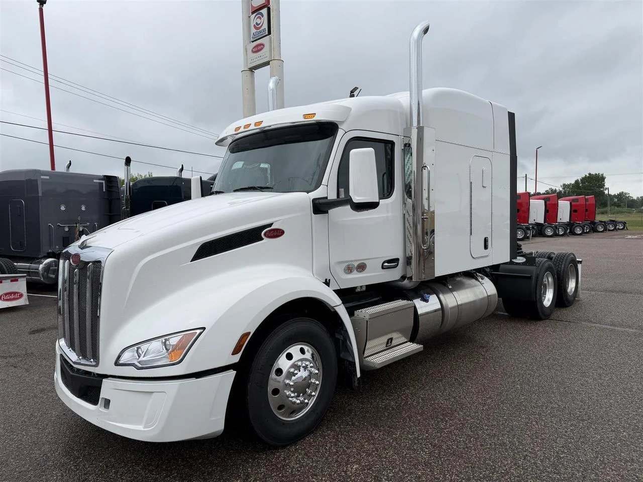 2027 Peterbilt 579 in Eau Claire, WI — photo 12