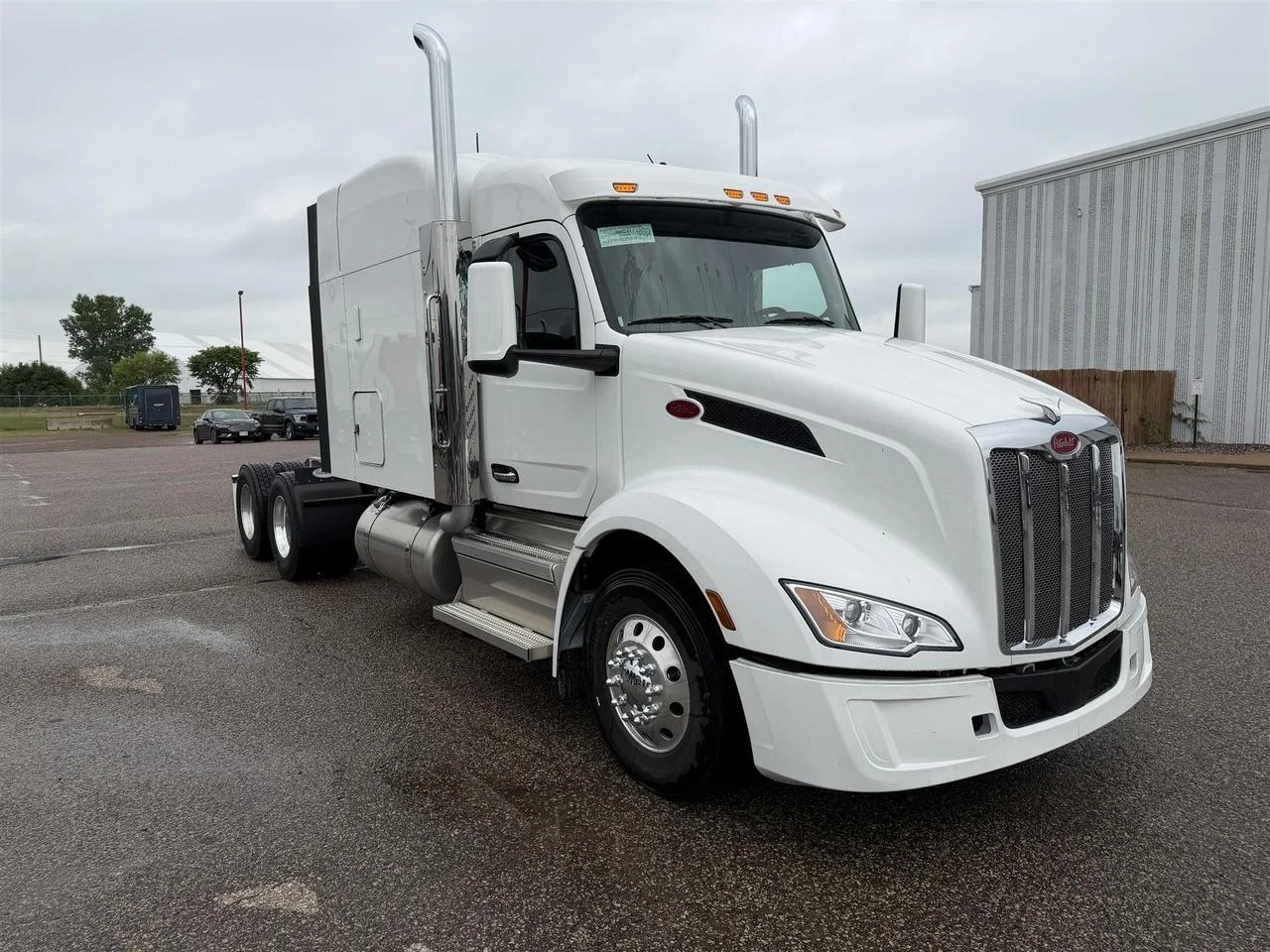 2027 Peterbilt 579