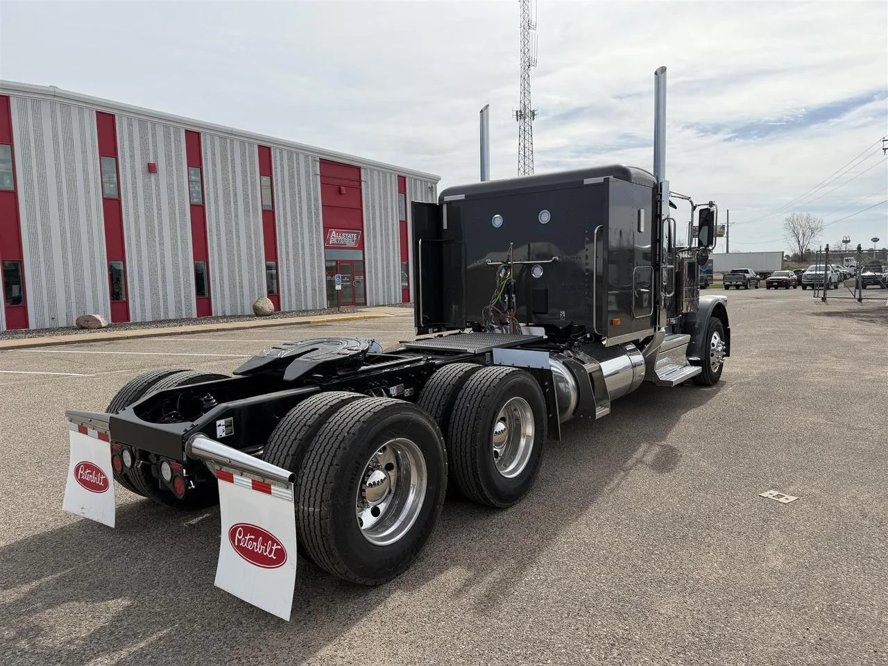 2027 Peterbilt 589 in Eau Claire, WI — photo 3
