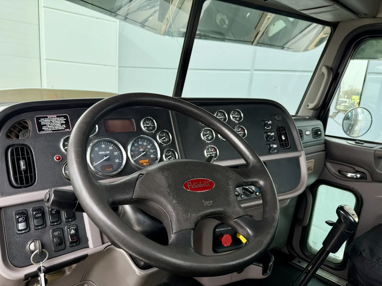 2011 Peterbilt 388 in New Lenox, IL — photo 15