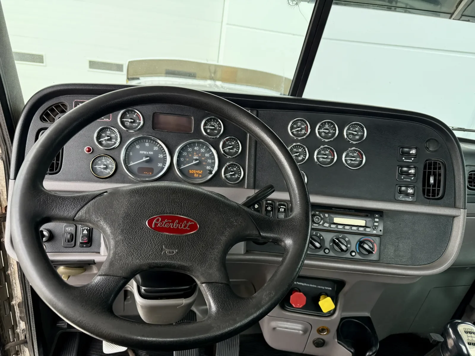 2011 Peterbilt 388 in New Lenox, IL — photo 16