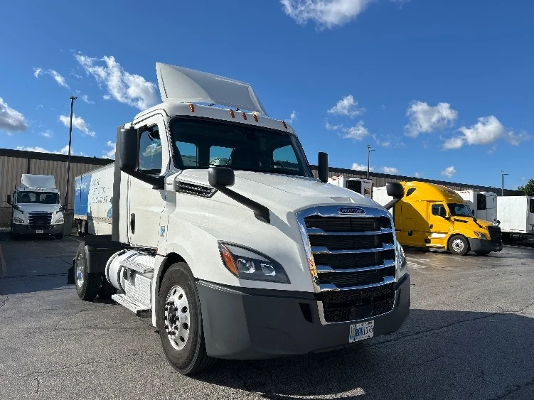 2020 Freightliner Cascadia in Sturtevant, WI