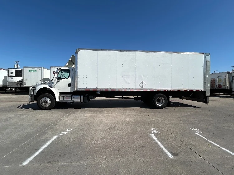 2021 Freightliner M2 106 - image 4