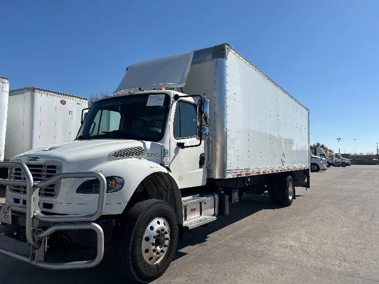 2021 Freightliner M2 106 - image 3