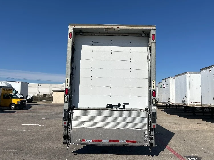 2021 Freightliner M2 106 - image 7