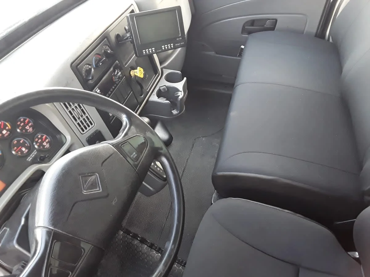 2018 International 4300 - image 7