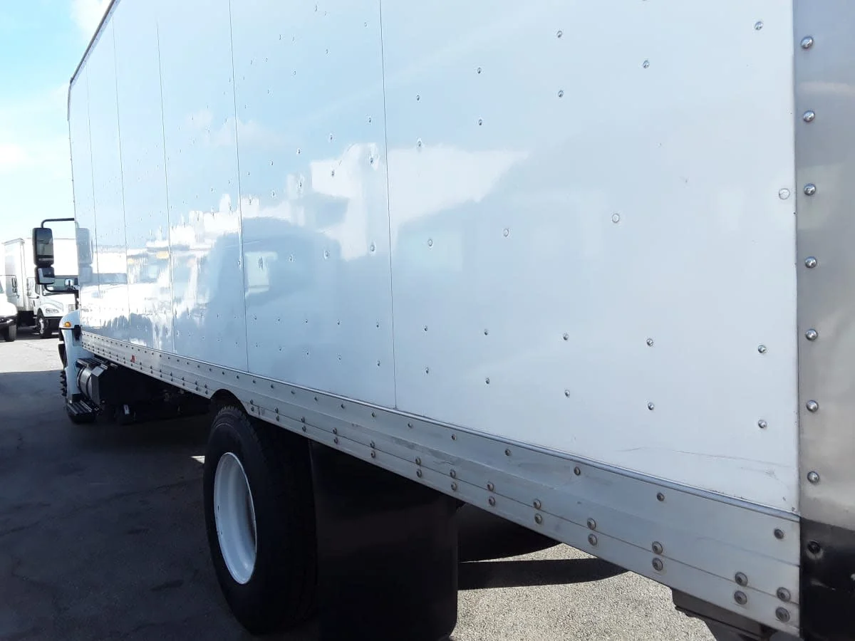 2018 International 4300 - image 11