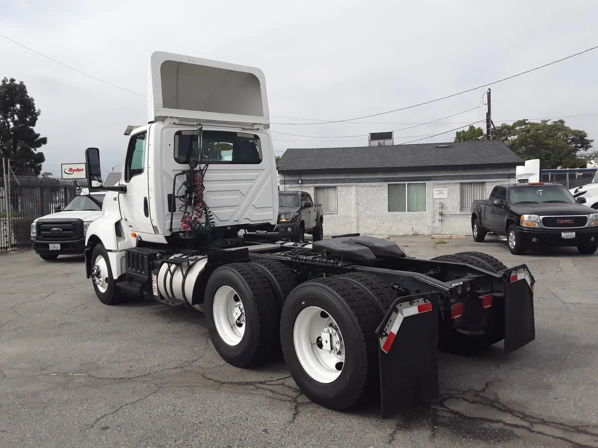 2019 International LT in Montebello, CA — photo 6