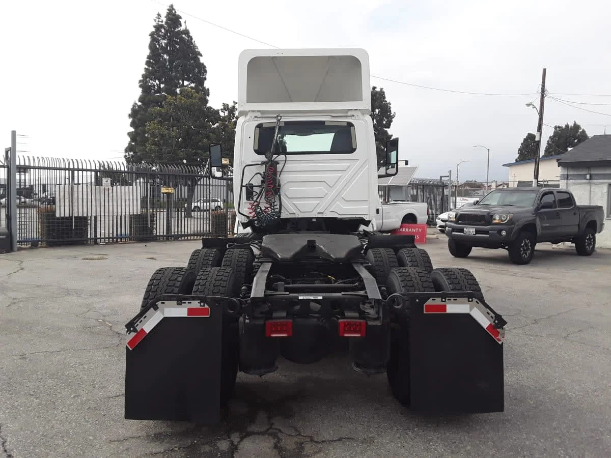 2019 International LT in Montebello, CA — photo 5
