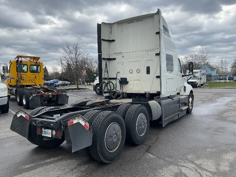 2023 International LT in Fredonia, NY — photo 7
