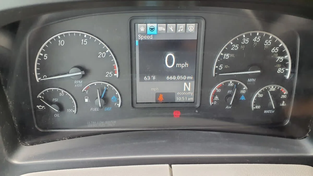 2020 Freightliner Cascadia in Oak Creek, WI — photo 10