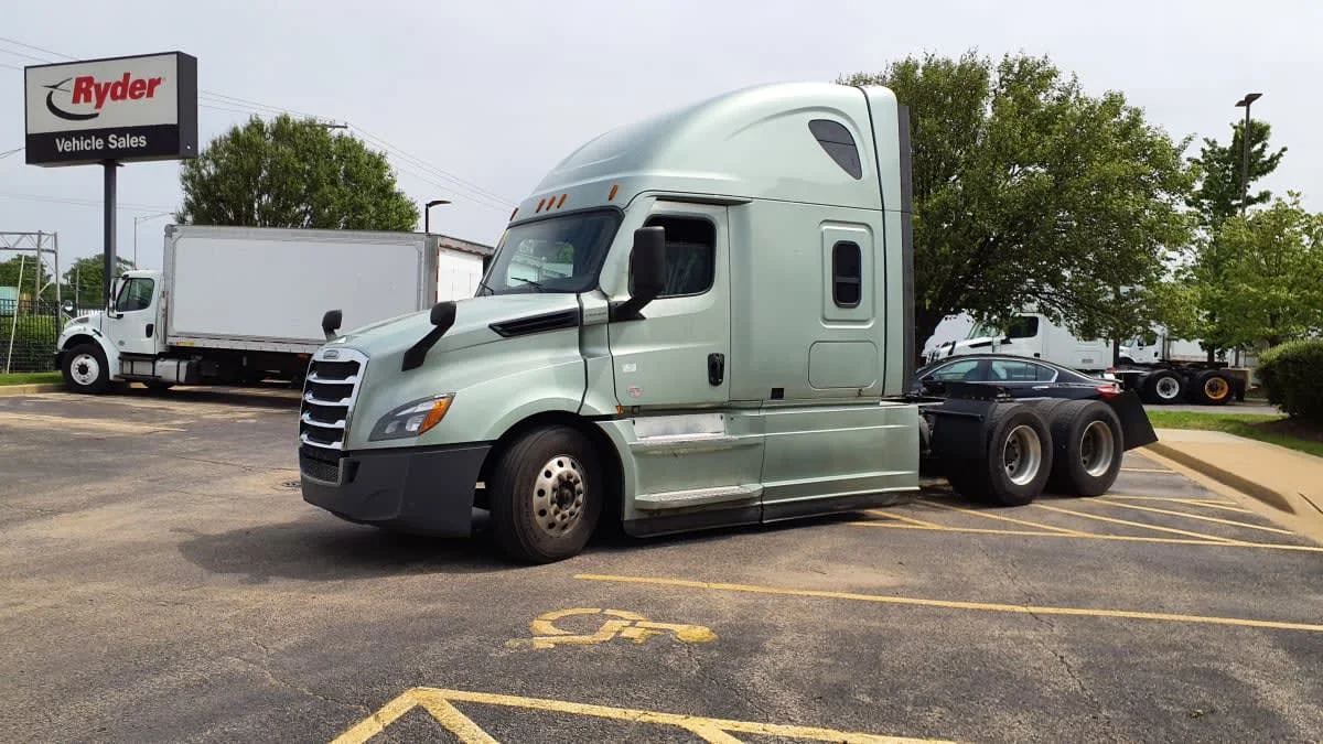 2020 Freightliner Cascadia in Oak Creek, WI