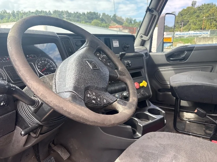 2019 International LT in Akron, OH — photo 10