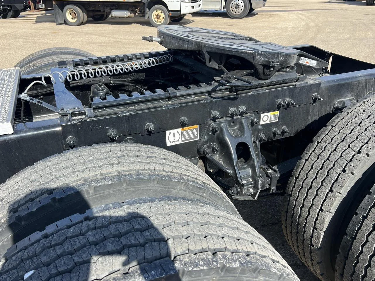 2027 Peterbilt 579 - image 8