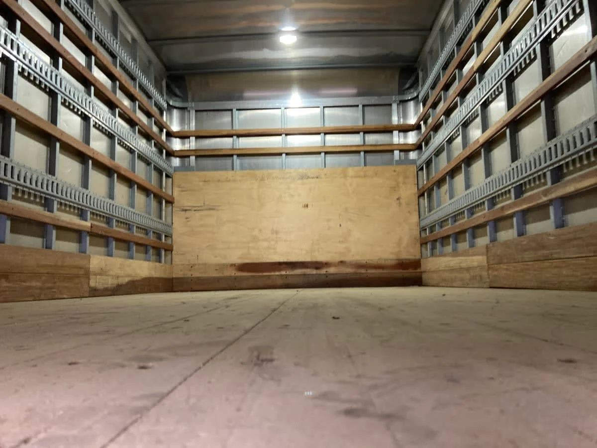 2018 Isuzu NRR - image 7