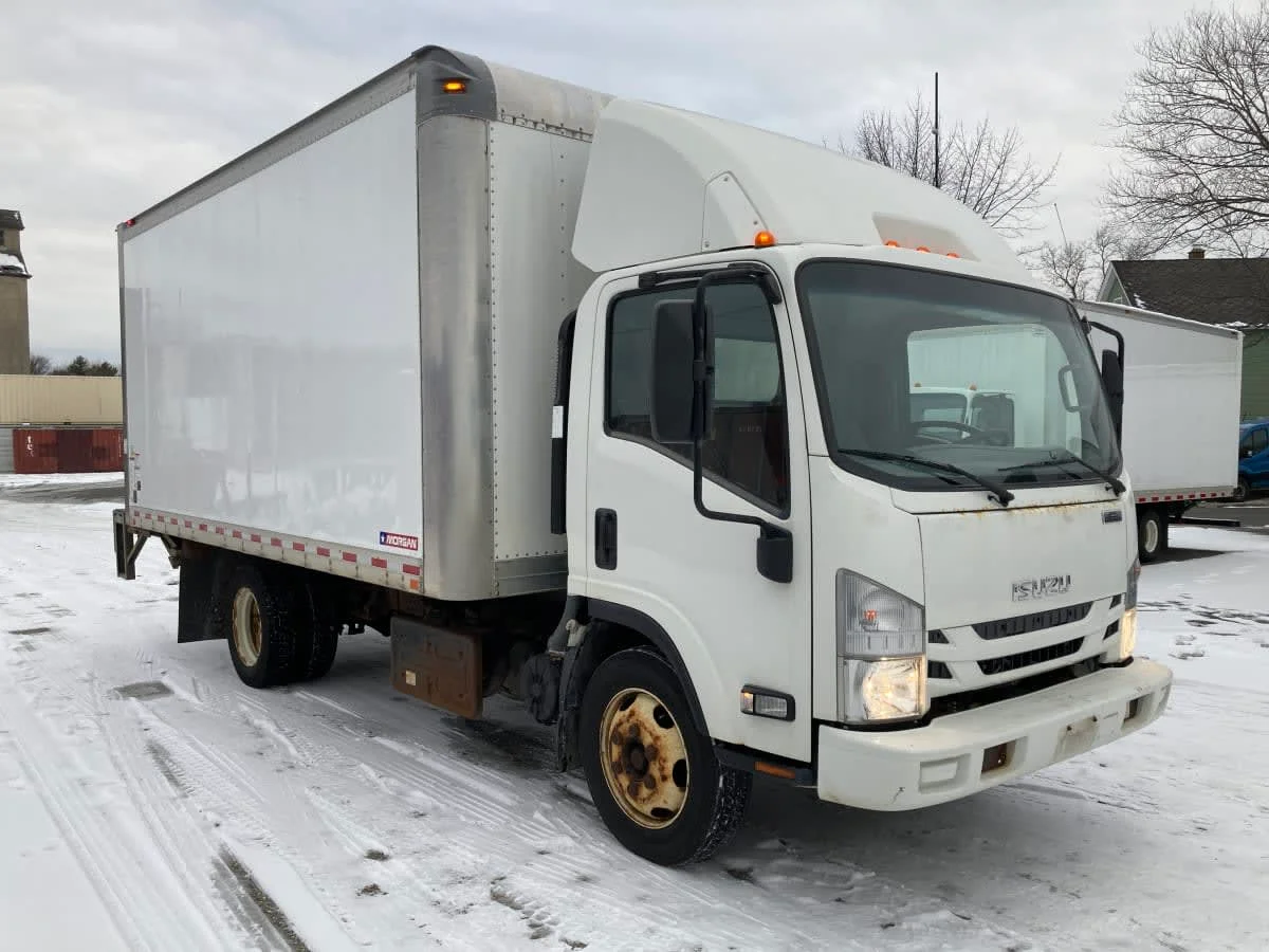 2018 Isuzu NRR in Springfield, MA — photo 3