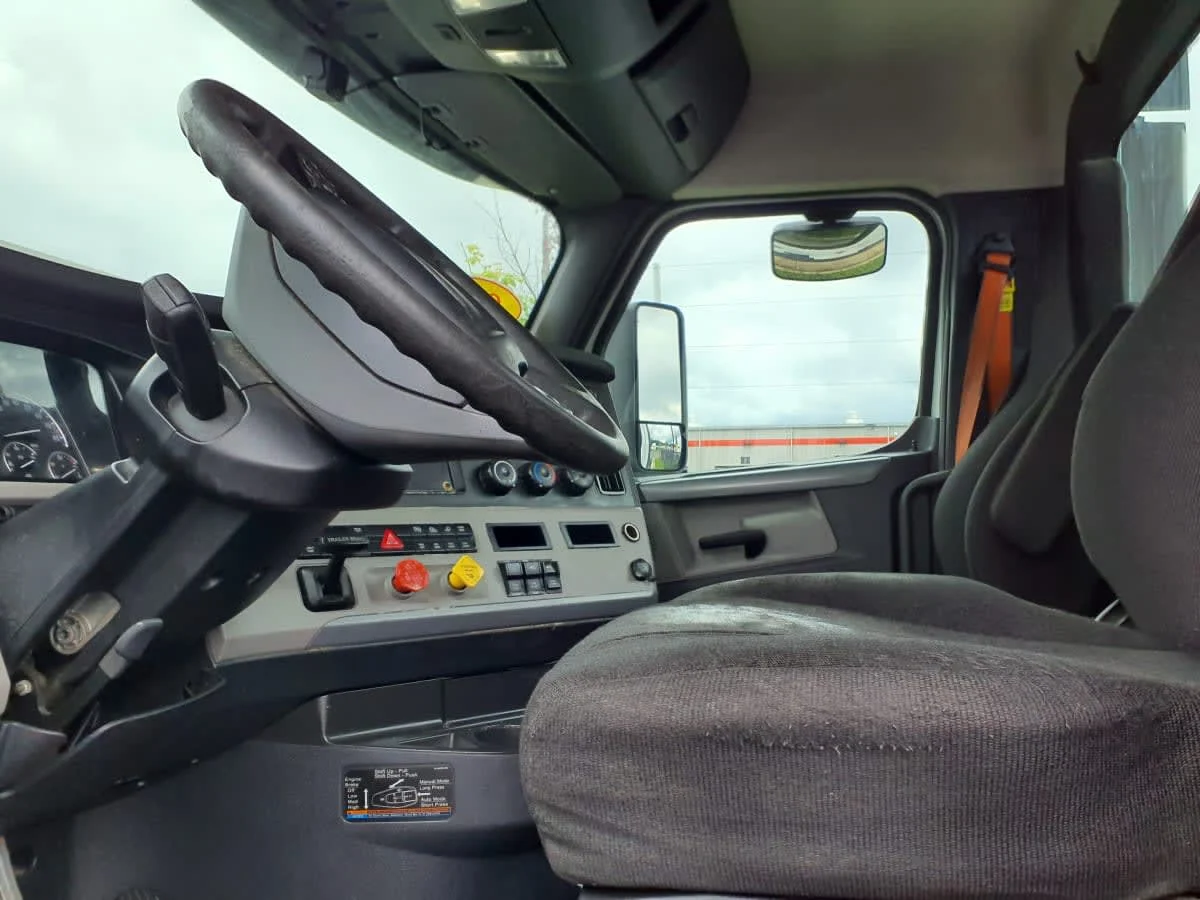 2019 Freightliner Cascadia in Atlanta, GA — photo 7