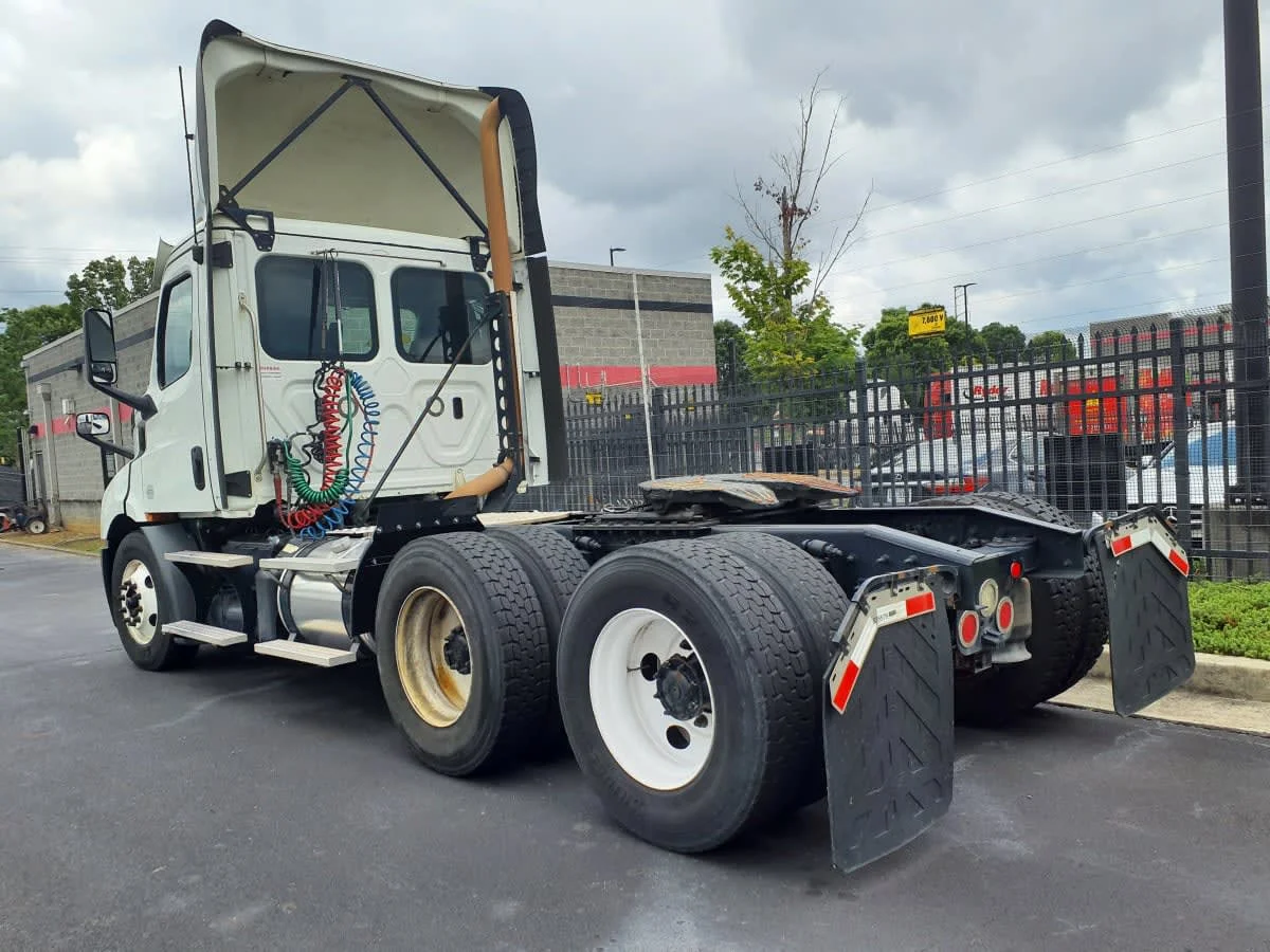 2019 Freightliner Cascadia in Atlanta, GA — photo 6